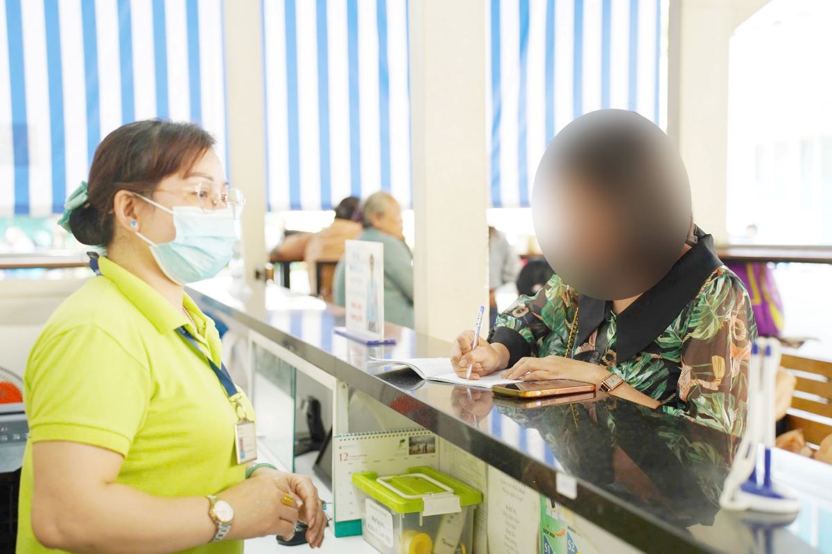 Cho Ray Hospital in Ho Chi Minh City supports information for people. Photo: Provided by the hospital