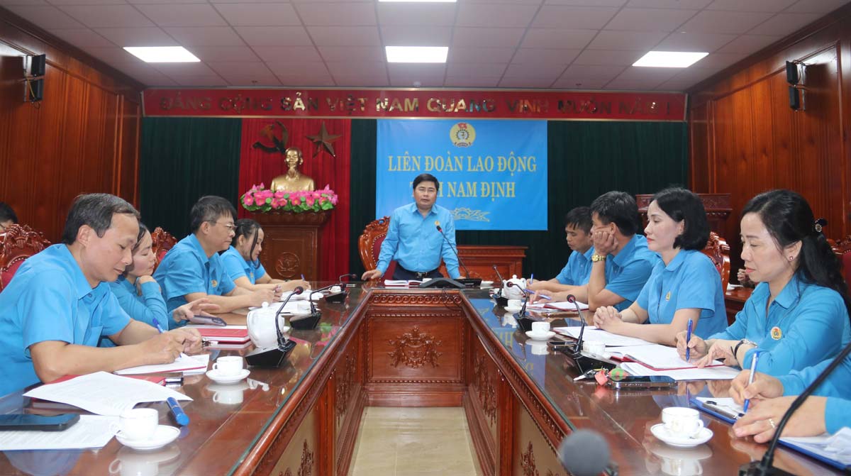 Nam Dinh Provincial Federation of Labor held a conference to review the activities of the Nam Dinh Trade Union Legal Consulting Office for the first 3 months of the year. Photo: Nam Dinh Trade Union