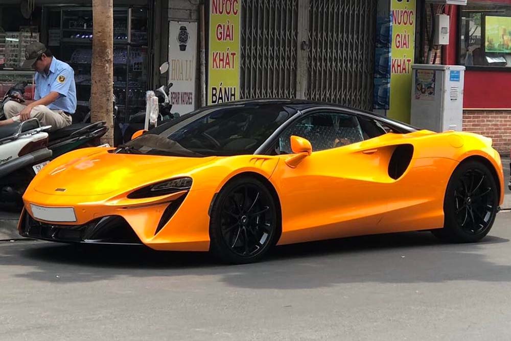 El McLaren Artura Spider es un modelo raro en Vietnam. Imagen: El arte de la perla
