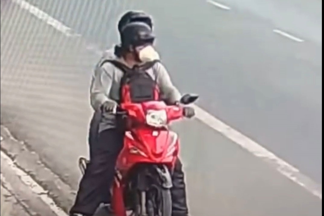 Hình ảnh 2 đối tượng nghi cướp tiệm vàng ở Cam Ranh, Khánh Hòa. Ảnh: Bùi Bình