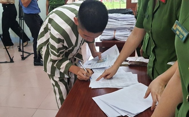 Theo đề xuất của Bộ Công an, người bị phạt tù chung thân không xét giảm án vẫn có cơ hội được giảm án. Ảnh minh họa: Việt Dũng