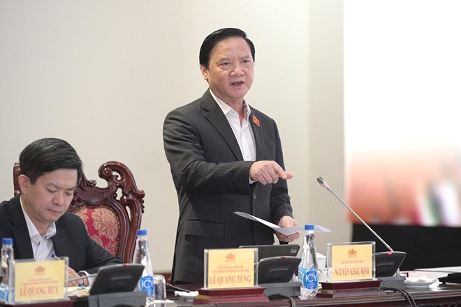 Vice Chairman of the National Assembly Nguyen Khac Dinh requested the National Assembly agencies to move towards abolishing paper documents. Photo: Quochoi.vn.