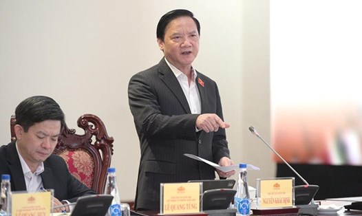 Phó Chủ tịch Quốc hội Nguyễn Khắc Định yêu cầu các cơ quan của Quốc hội tiến tới bỏ văn bản giấy. Ảnh: Quochoi.vn.