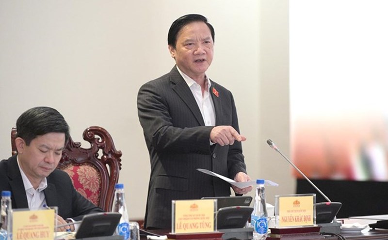 Vice Chairman of the National Assembly Nguyen Khac Dinh requested the National Assembly agencies to move towards abolishing paper documents. Photo: Quochoi.vn.