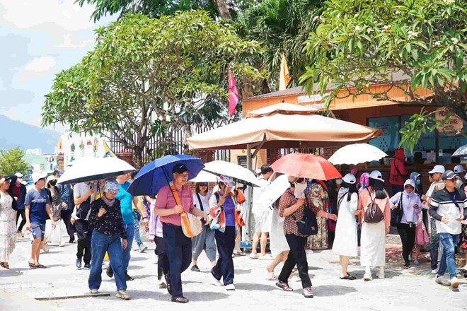 Lượng khách đến Nha Trang tăng dần trong kỳ nghỉ lễ