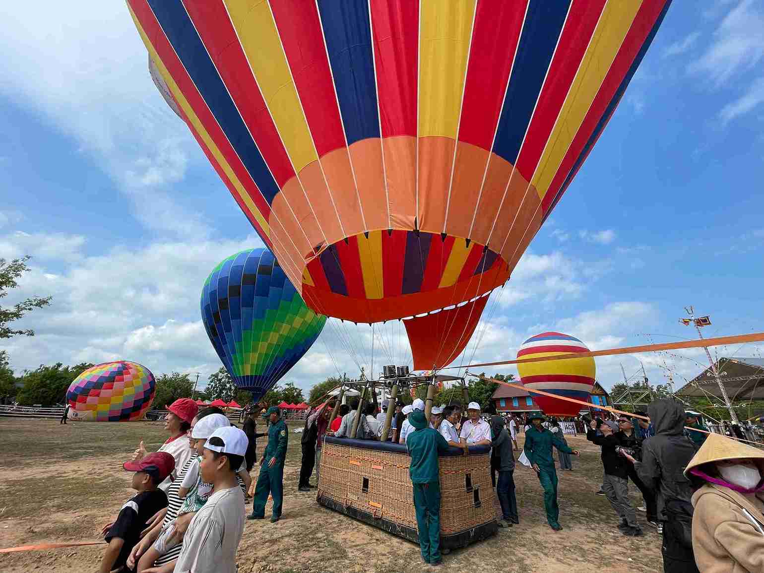 Las fuerzas funcionales garantizan la seguridad de los pasajeros en los aeropuertos. Imagen de la pagina web de la Universidad de Hong Kong