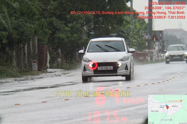 El coche fue multado por exceso de velocidad. Imagen: Seguridad Publica