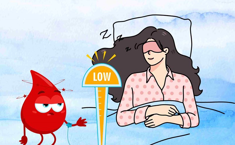 Golden hour to go to bed for people with low blood pressure. Graphics: Dinh Dinh