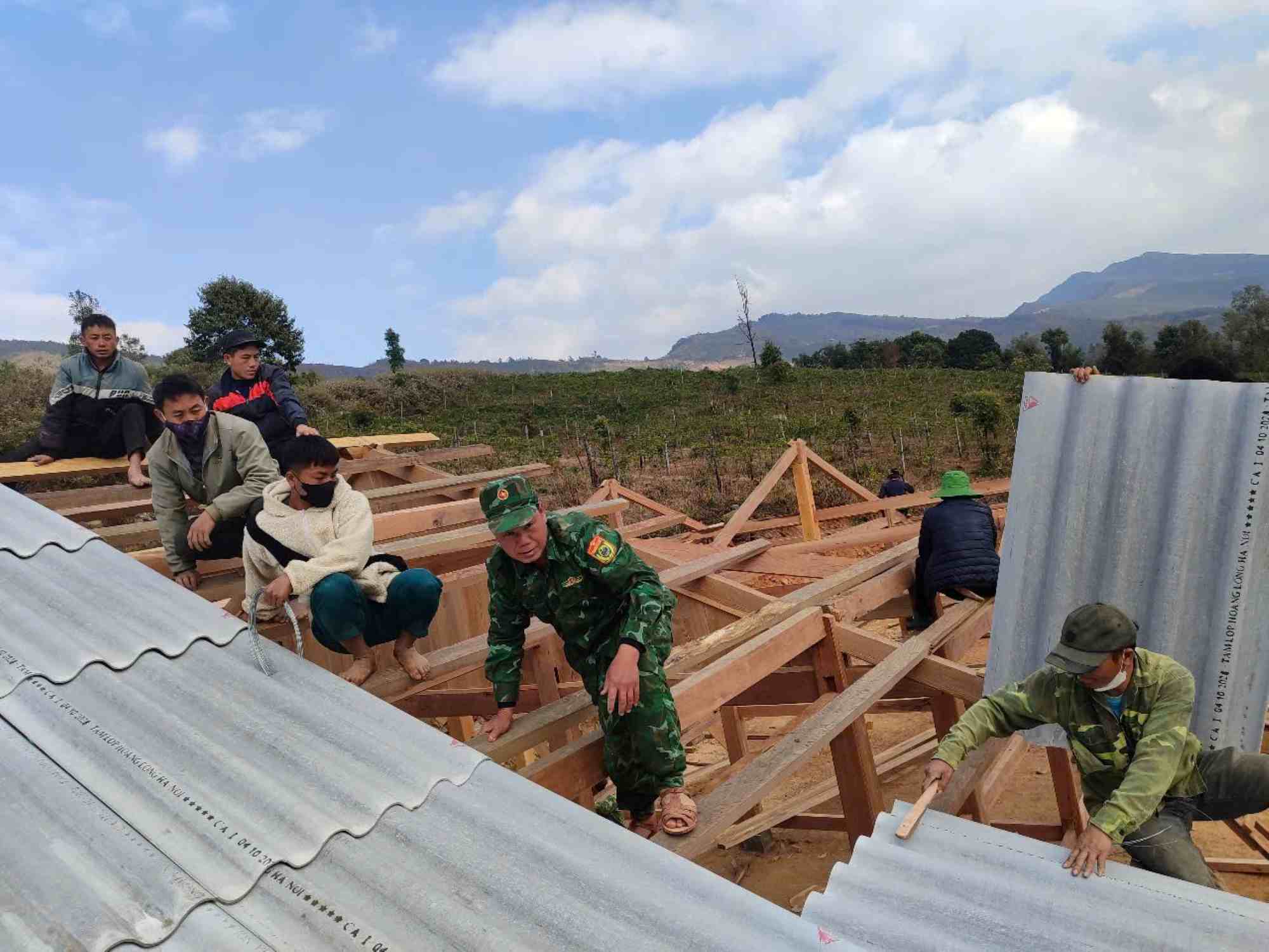 Noi bien cuong vung chai, tinh quan dan dong day duoi mai nha moi.
