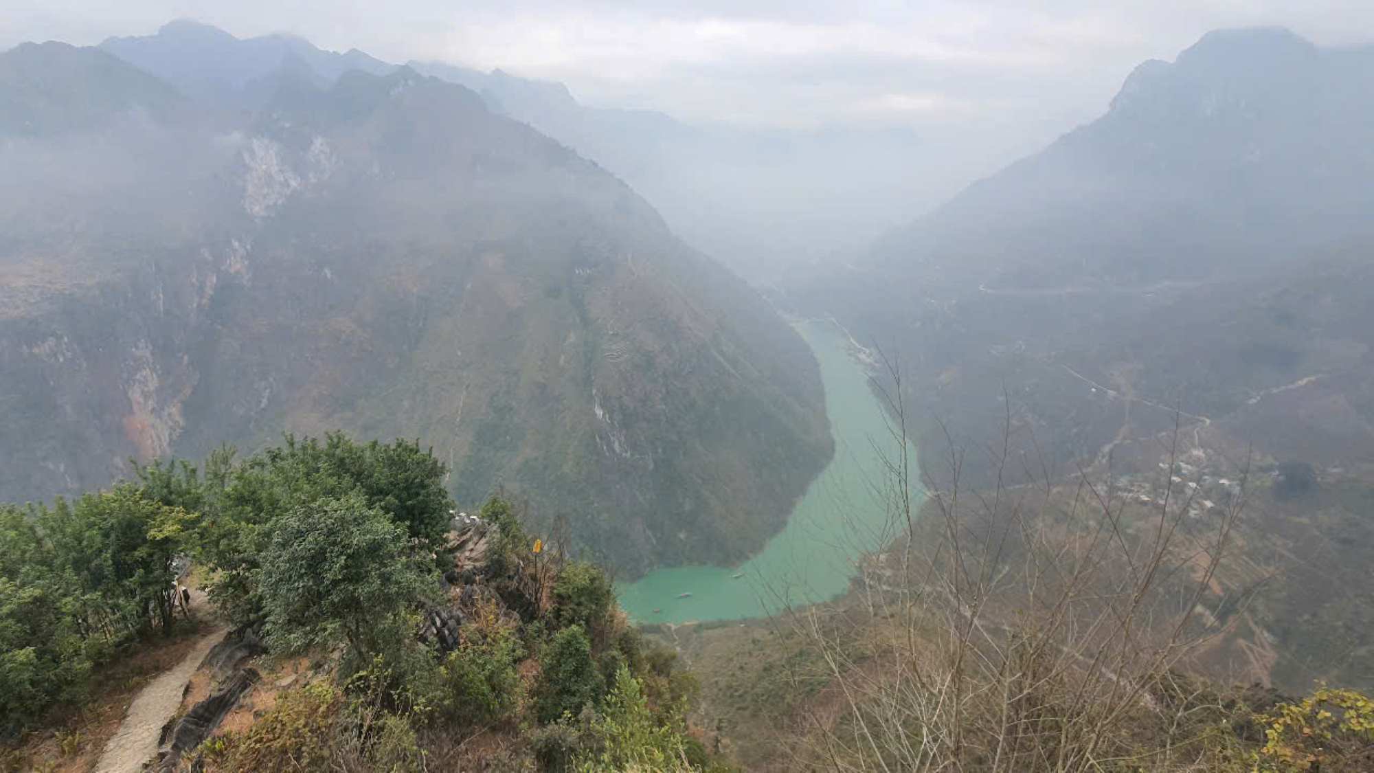 Una esquina del rio Nho Que vista desde Ma Pi Leng. Foto: El gobierno de China