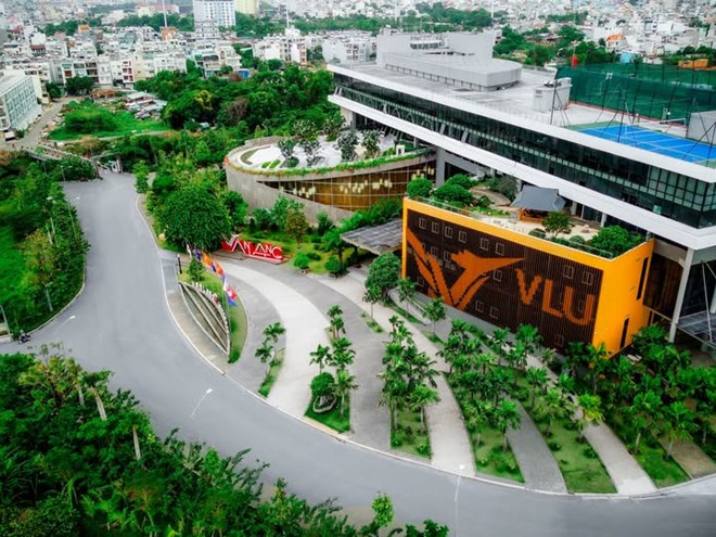 Trường Đại học Văn Lang lên tiếng sau việc sinh viên bị tố vô lễ với người mặc quân phục