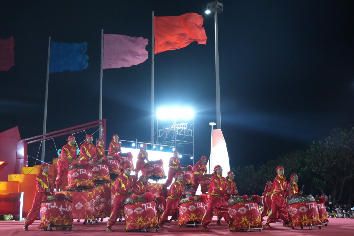 Trinh dien cac tiet muc lan su rong phuc vu nguoi dan, du khach tai cong vien Cot Co. Anh: Thanh An
