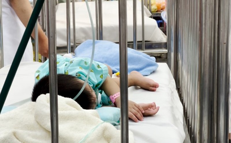 Children with signs of blood urine need to be detected promptly and cannot affect the kidneys. Photo: NGUYEN LY