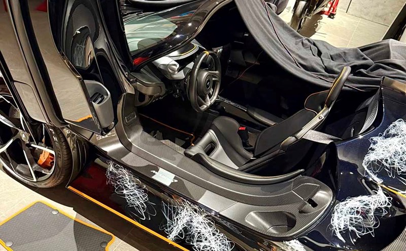 McLaren Elva interior details. Photo: Nhat Minh