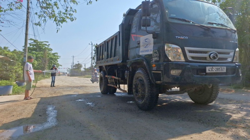 El proyecto de la carretera de Quang Trung, Mountain Town, Guang Nam, durante 8 años, ha logrado mas de 200 metros. Imagen de Nguyen Hoang