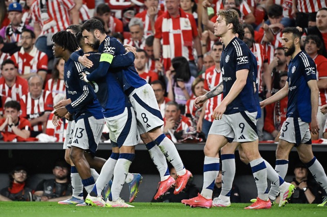Bruno Fernandes marco el gol de doble en el triunfo 3-0 de Manchester United sobre el Athletic Bilbao. Imagen de AFP