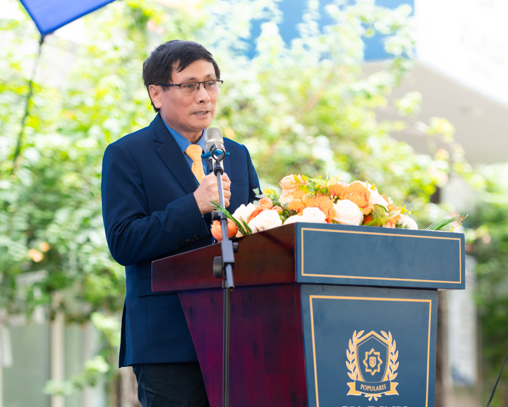 NGUT. TS Nguyen Van Hien, Pho Hieu truong Truong Dai hoc Gia Dinh phat bieu tai buoi le.