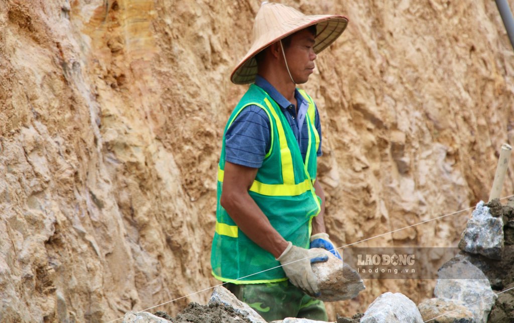 Tren cong truong thi cong du an KCN Song Cong II tai Thai Nguyen. Anh: Nguyen Hoan.