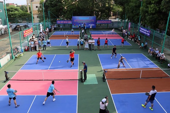 Gần 250 đoàn viên dự giải bóng chuyền hơi, Pickleball ở Quảng Bình