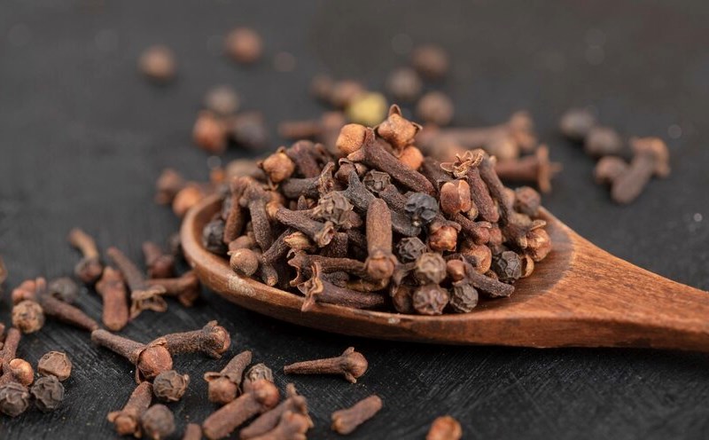 Uses of cloves for hair. Photo: Thuy Duong