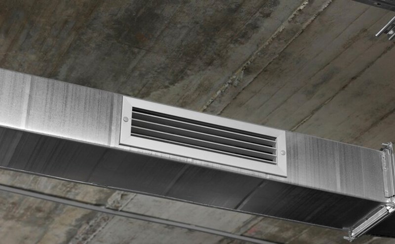 How to use electrically-saving ceiling air conditioners. Photo: Thuy Duong