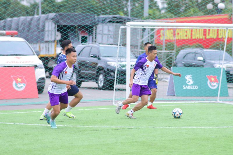 Cac doi bong tranh tai tai Bac Giang trong khuon kho chuoi chuong trinh SABECO Sports Hub 2024 - Gan ket tinh than Viet. Anh: SABECO