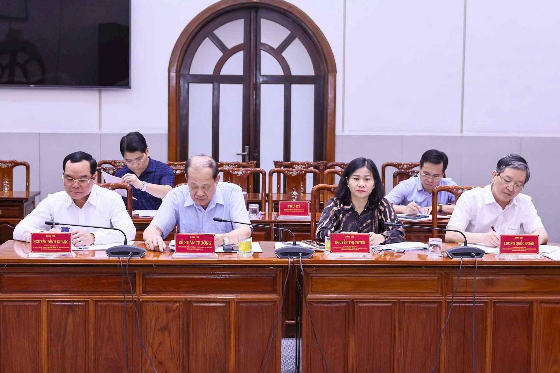  Các đại biểu tham dự phiên họp. Ảnh: Quang Vinh