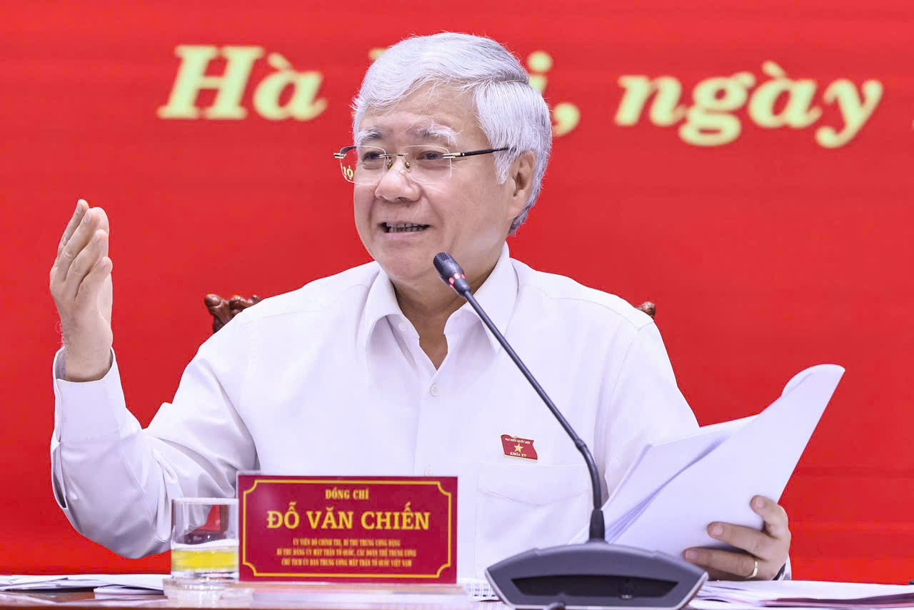 El presidente del Comite Central del Frente de la Patria de Vietnam, Do Van Quang, sugirio tres avances en el nuevo mandato, en los que se debe centrarse en la innovacion de los metodos de operacion vinculados a las zonas de poblacion. Imagen de la ciudad de Quang Vinh