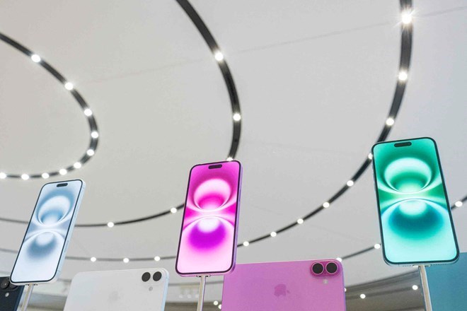 Battery life will be a concern for Apple's upcoming ultra-thin iPhone model. Photo: AFP