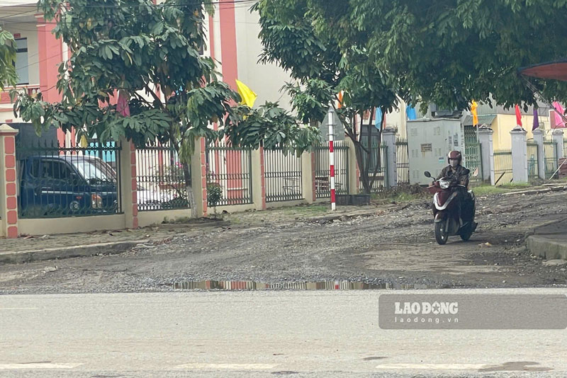 Nguoi dan mong du an som hoan thanh de hoan tra tuyen duong 10.10 khang trang. Anh: Dinh Dai