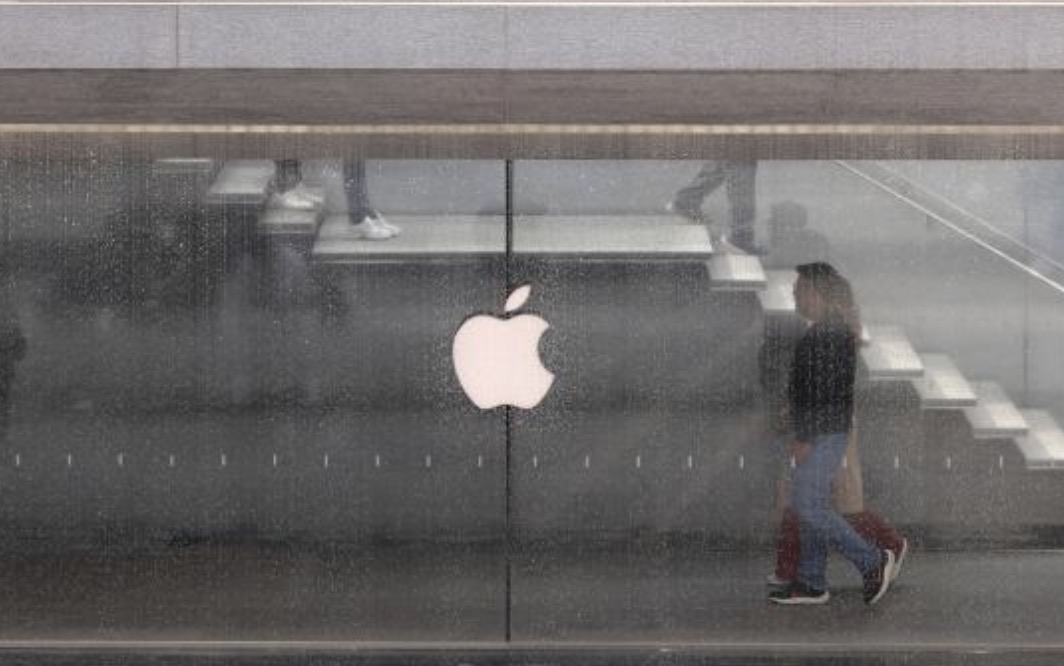 Users can now buy games directly on the PS5 with Apple Pay. Photo: Xinhua