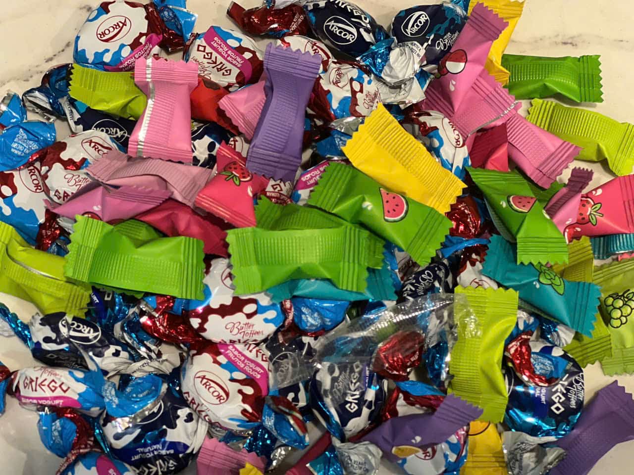 Sugary foods like candy are not good for the liver. Photo: Quang Minh.