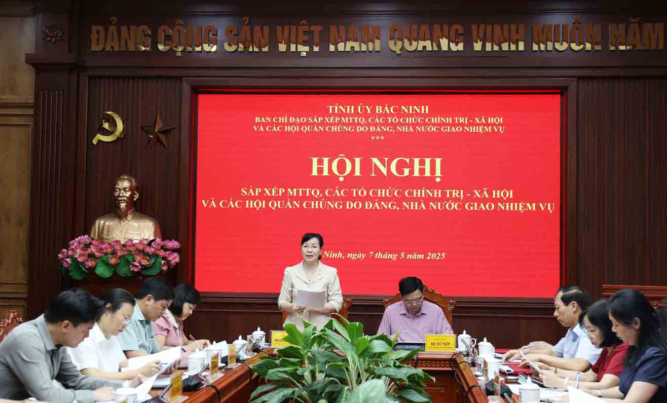 The conference to reorganize the Vietnam Fatherland Front, socio-political organizations and associations and masses assigned by the Party and the State took place in Bac Ninh on May 7. Photo: Bac Ninh Portal