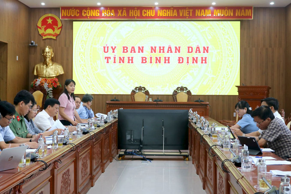 The appraisal council met to review and unanimously recognize 9 communes that met the standards of advanced new rural areas, new rural areas, and model new rural areas in the second phase of 2024. Photo: Binh Dinh Information Portal