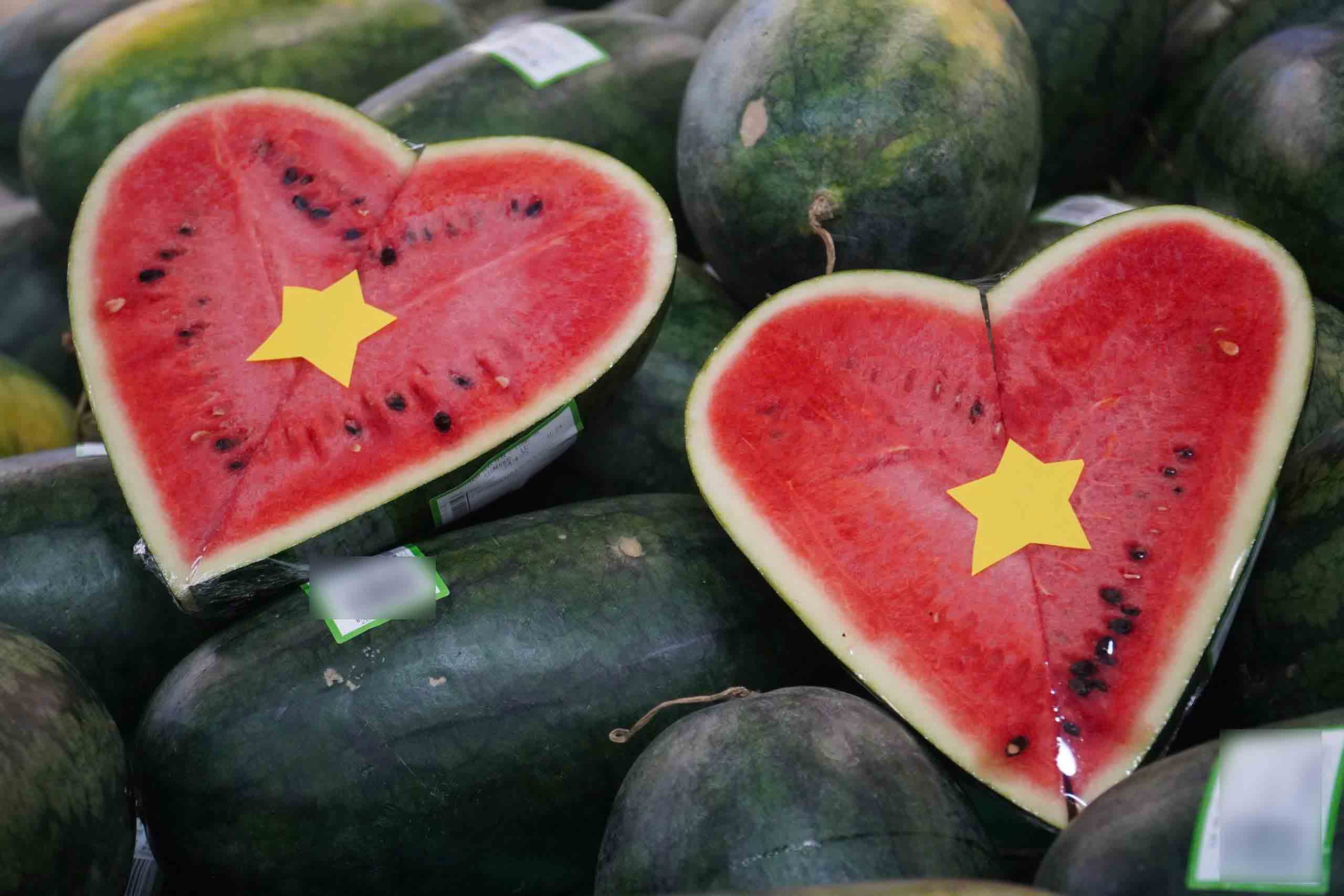 La sandia ayuda a proporcionar un buen agua para las personas con diabetes. Graficos: nubes inferiores
