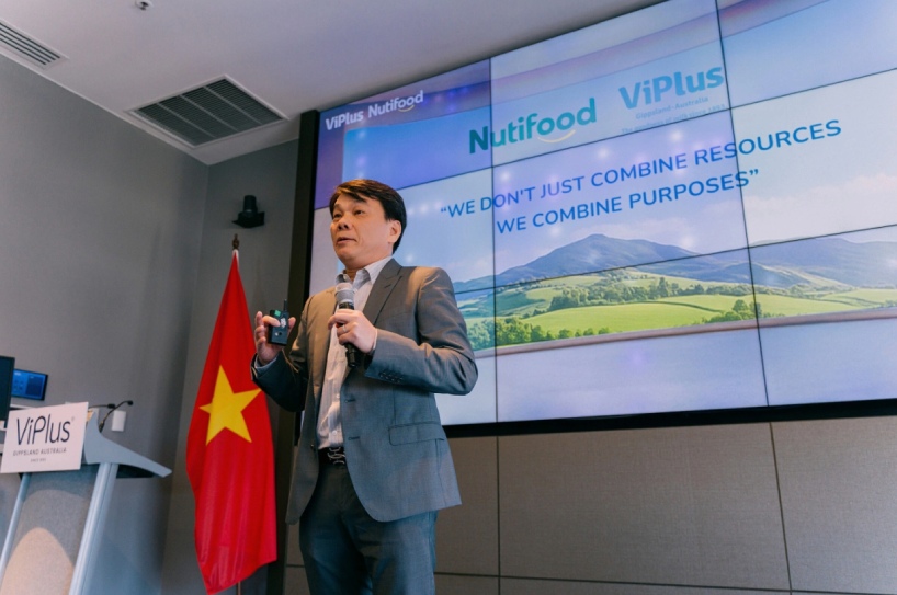 Pho Chu tich Hoi Dong Quan Tri Nutifood chia se tam nhin, muc tieu chung cua ca hai thuong hieu Nutifood - ViPlus Dairy va ky vong ve hop tac lien doanh. Anh: DNCC