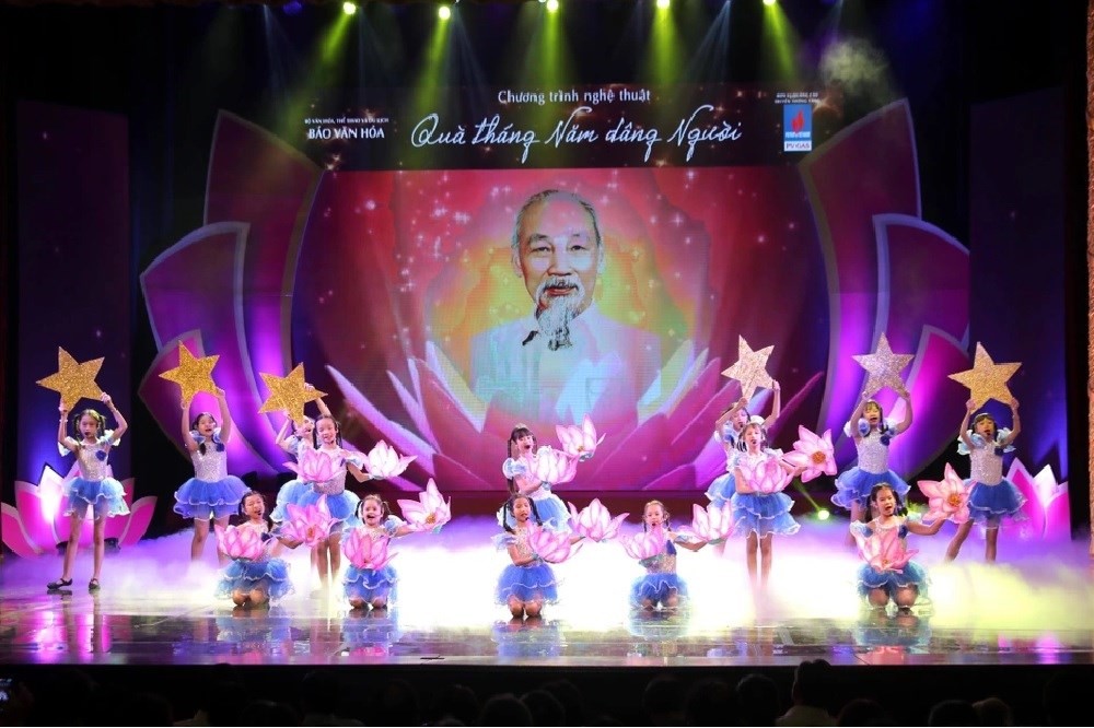 Chuong trinh the hien tinh cam cua nhan dan voi Chu tich Ho Chi Minh
