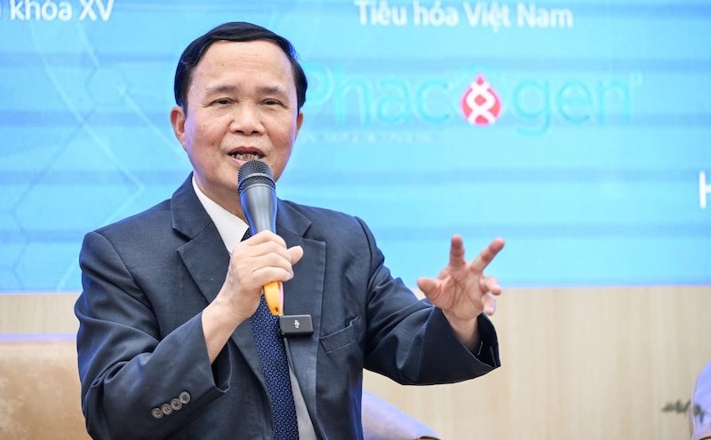 Associate Professor, Dr. Vu Van Khien warned of the "younging" trend of colorectal cancer. Photo: Thanh Dat