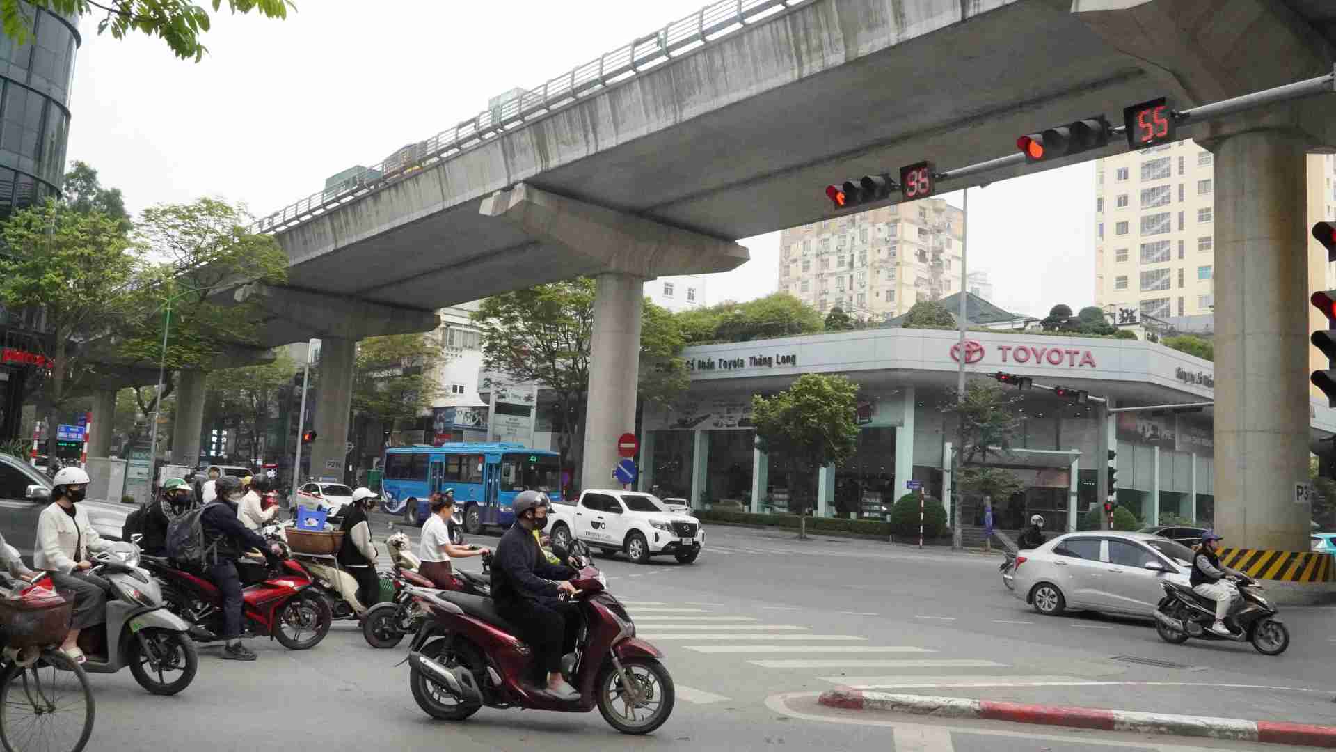 Vietnam esta desarrollando normas y planes de inspeccion de emisiones de motocicletas. Imagen de la ciudad de Xuanzang