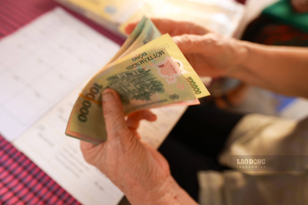 In addition to salary, bonus regime is an issue that receives attention from workers. Photo: Hai Nguyen