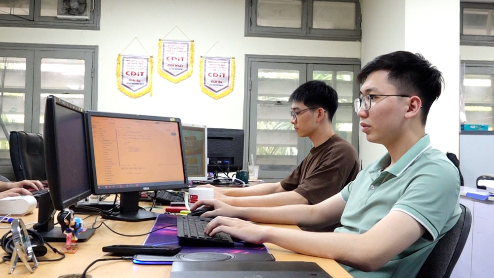 Sinh viên tốt nghiệp ngành Công nghệ thông tin có nhiều cơ hội việc làm. Ảnh: Trang Hà