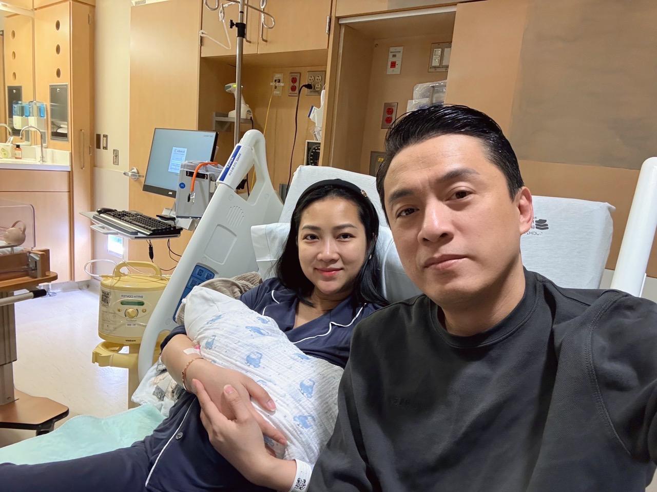 Singer Lam Truong and his wife. Photo: Provided by the character.