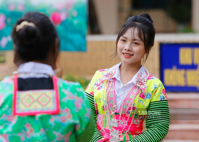 Thi sinh se chon nhung bo trang phuc tu tin nhat de the hien o 2 noi dung (doc dien cam va hat). Anh: Quang Dat