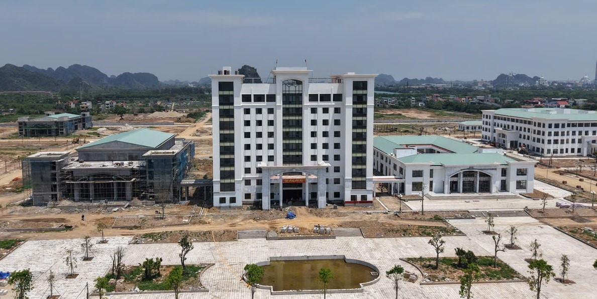 The Hoa Lu University project (Ninh Binh) is gradually being completed after more than 15 years of abandonment. Photo: Nguyen Truong
