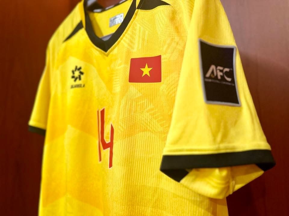 Ao thi dau tuyen futsal nu Viet Nam. Anh: VFF