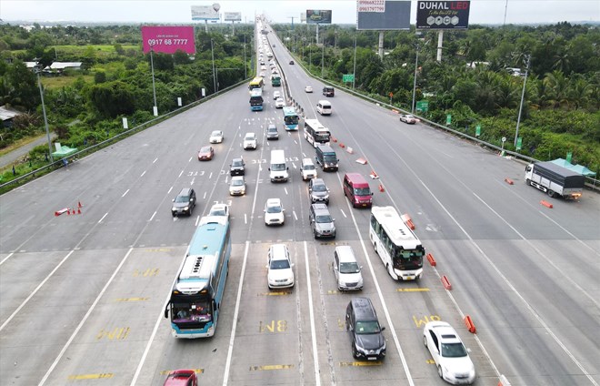 Un tac tren cao toc TPHCM - Long Thanh - Dau Giay doan gan cau Long Thanh. Anh: Anh Tu