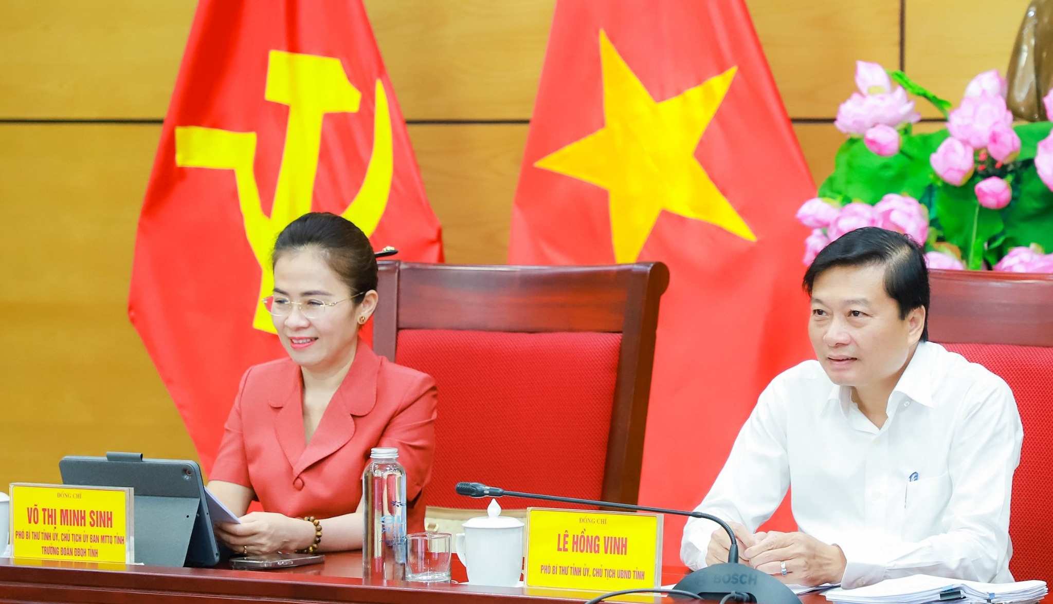 Các lãnh đạo tỉnh chủ trì tại điểm cầu tỉnh Nghệ An. Ảnh: Thành Duy