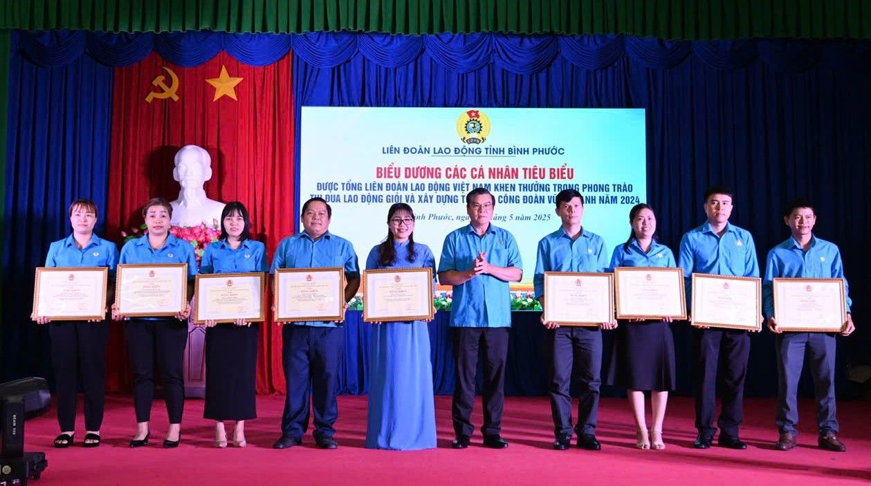 Hinh anh tai buoi le phat dong. Anh: Cong doan Binh Phuoc cung cap