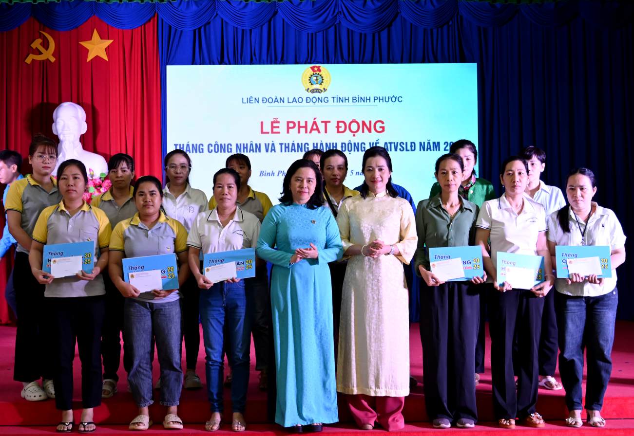 Binh Phuoc Provincial Labor Federation launched the Workers' Month 2025. Photo: Provided by Binh Phuoc Trade Union