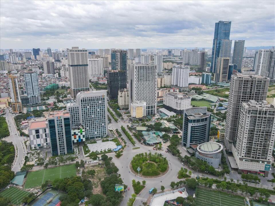 Developing the private economy, finance and real estate are two parallel pillars. Photo: Phan Anh